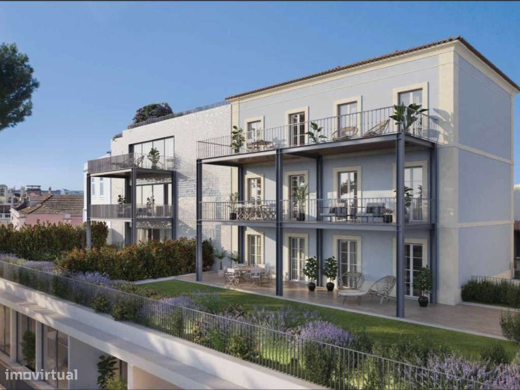 Apartamento T3 com varanda e estacionamento na Estrela-18