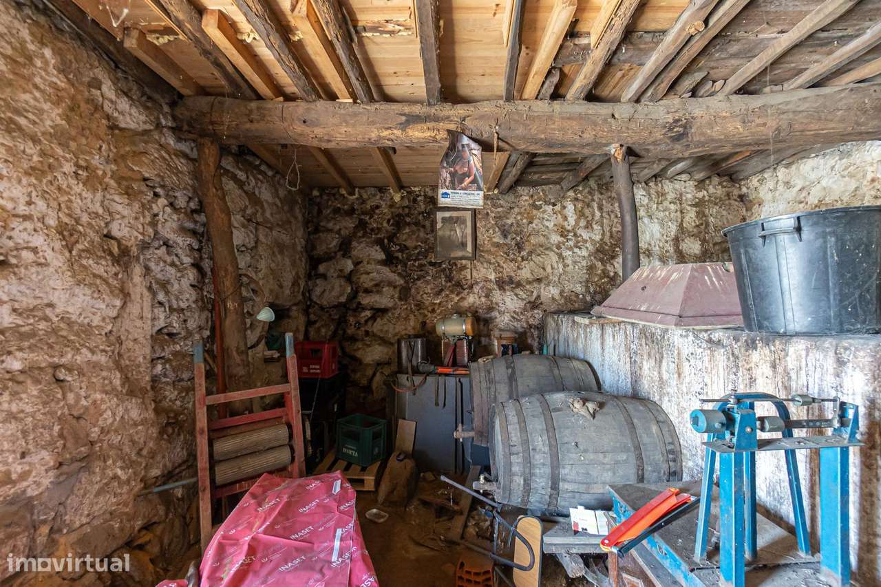 Quinta 7.438 m² em Lamego, Moradia em Pedra, Investimento de Futuro-11