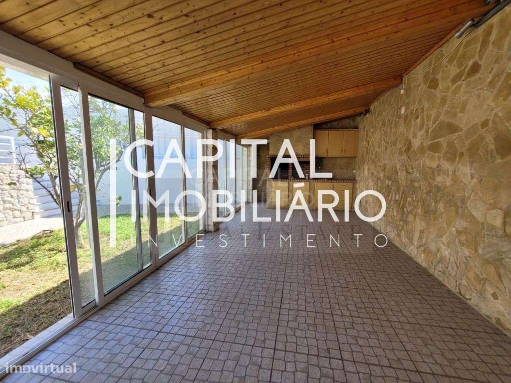 Moradia isolada V3+2 situada nas Caixas em Sesimbra com Piscina-12