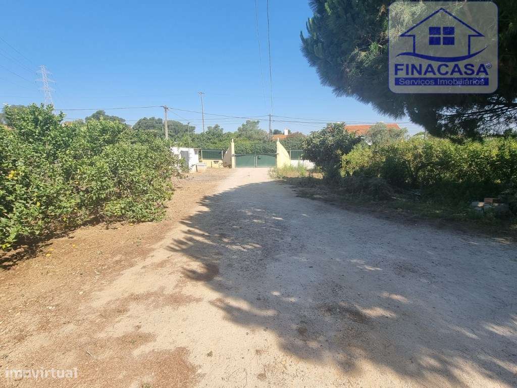 Moradia T4 isolada inserida em terreno com 5000m2 - Camarral (Palmela)-36