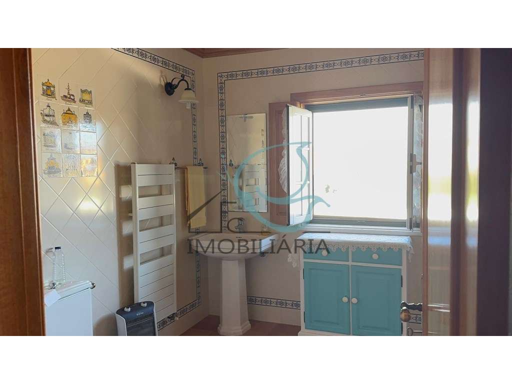 Moradia T4 em Azeitão - Excelente Oportunidade-27