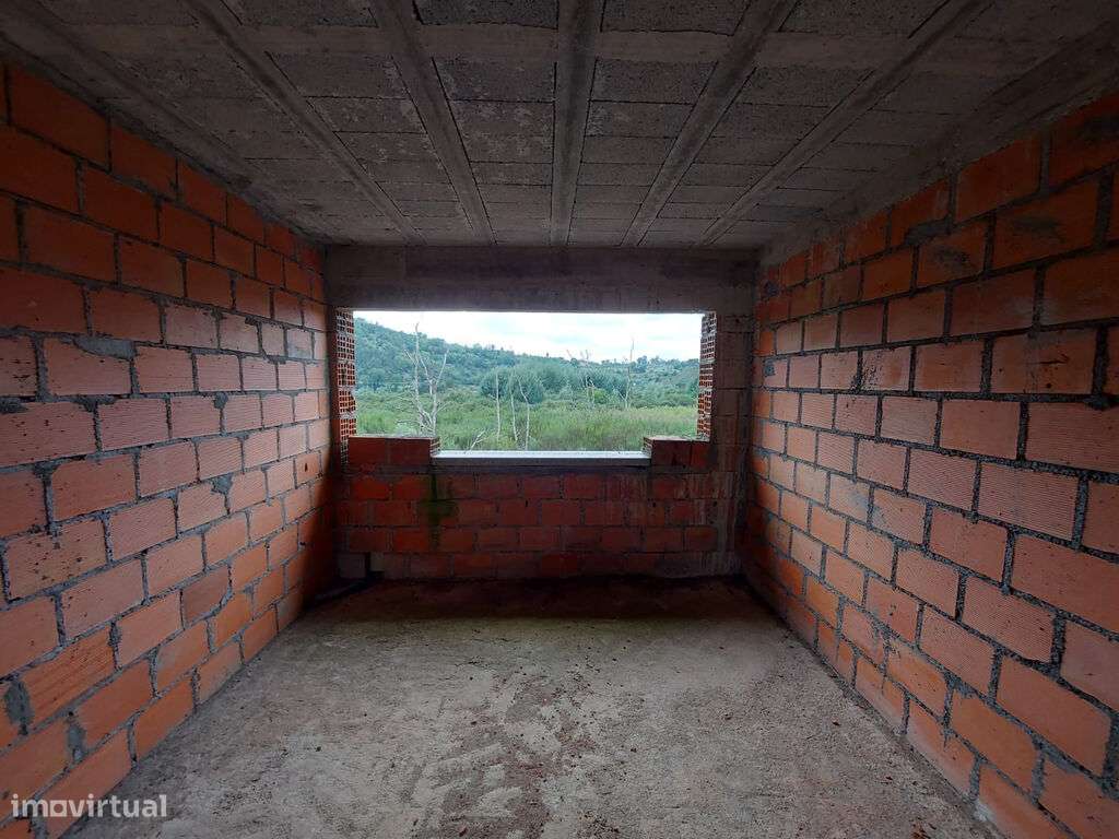 Moradia T3  com Garagem em construção Vila Cova de Alva-10