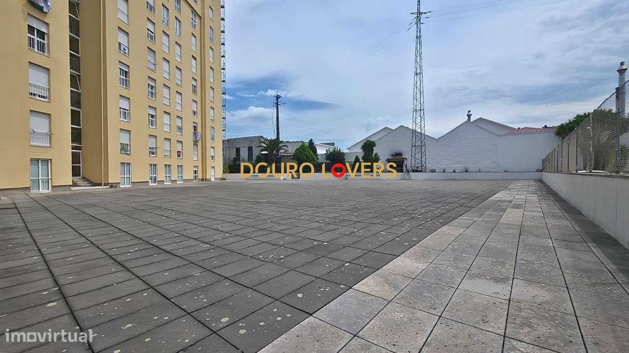 Apartamento T2 em Rio Tinto – Excelente Estado, com Garagem-35