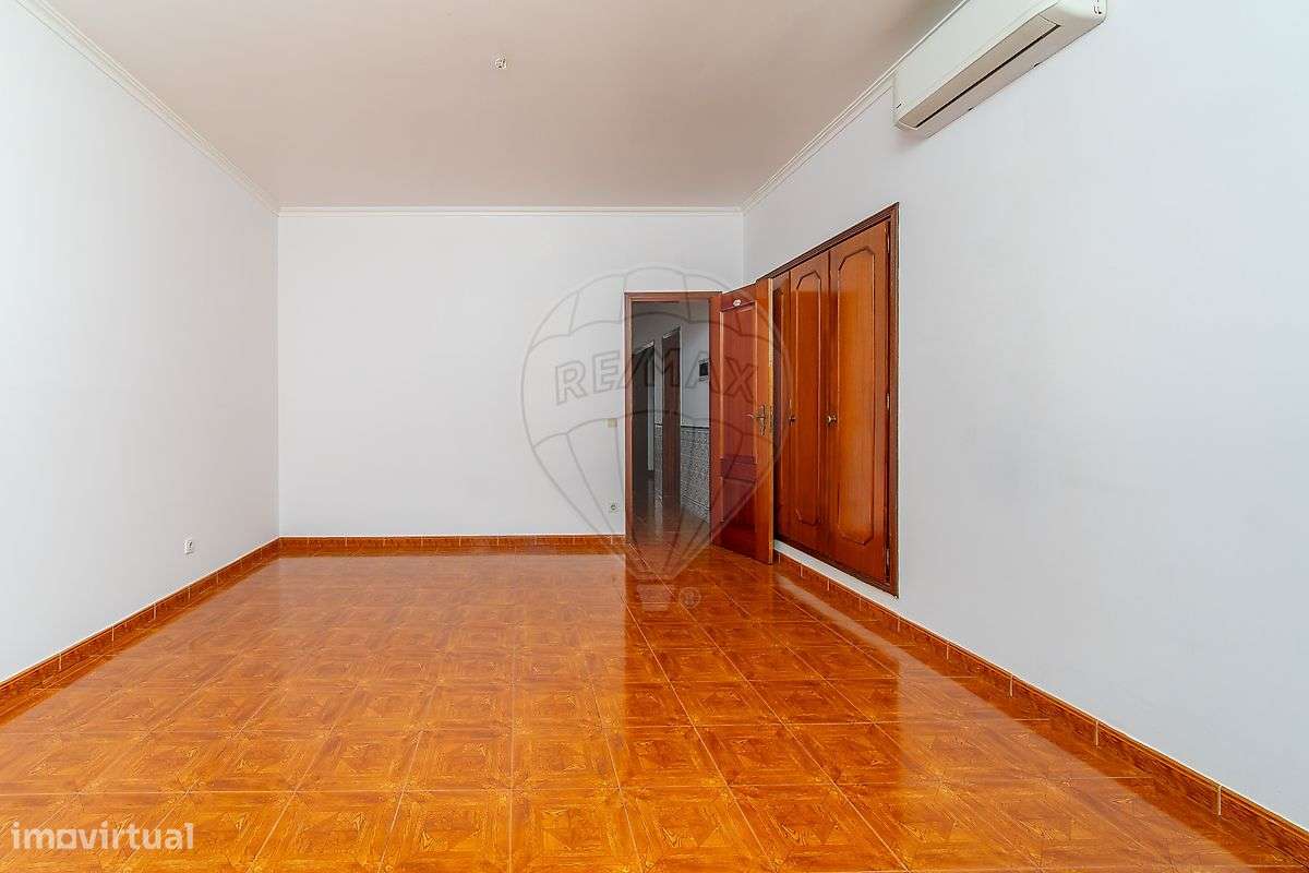 Moradia T4 para venda-30