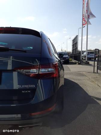 Skoda Superb 2.0 TSI 4x4 L&K DSG - 9