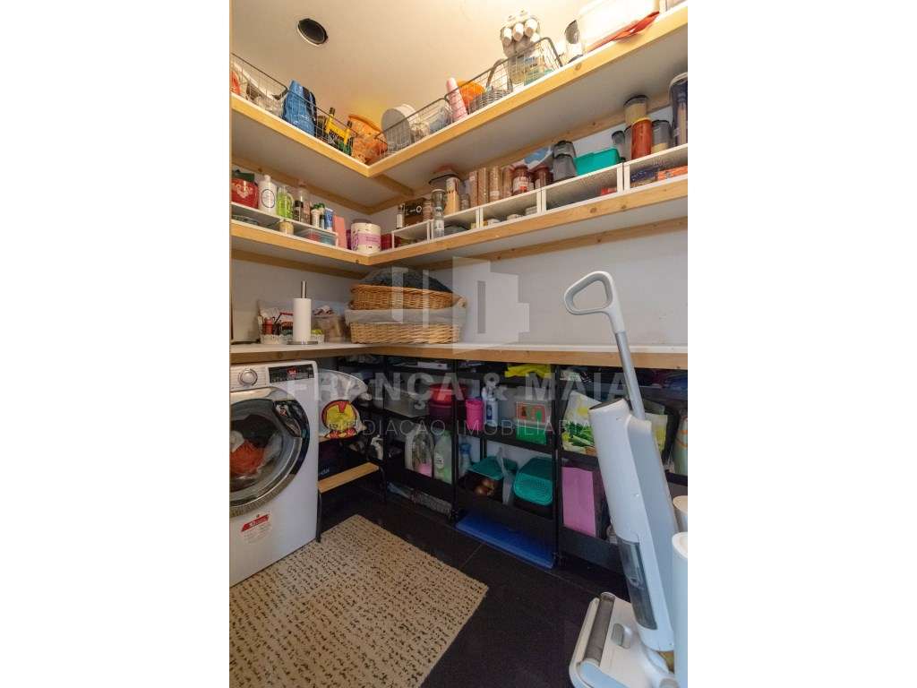 Moradia T3 com áreas generosas - Olival - Grande imagem: 5/25