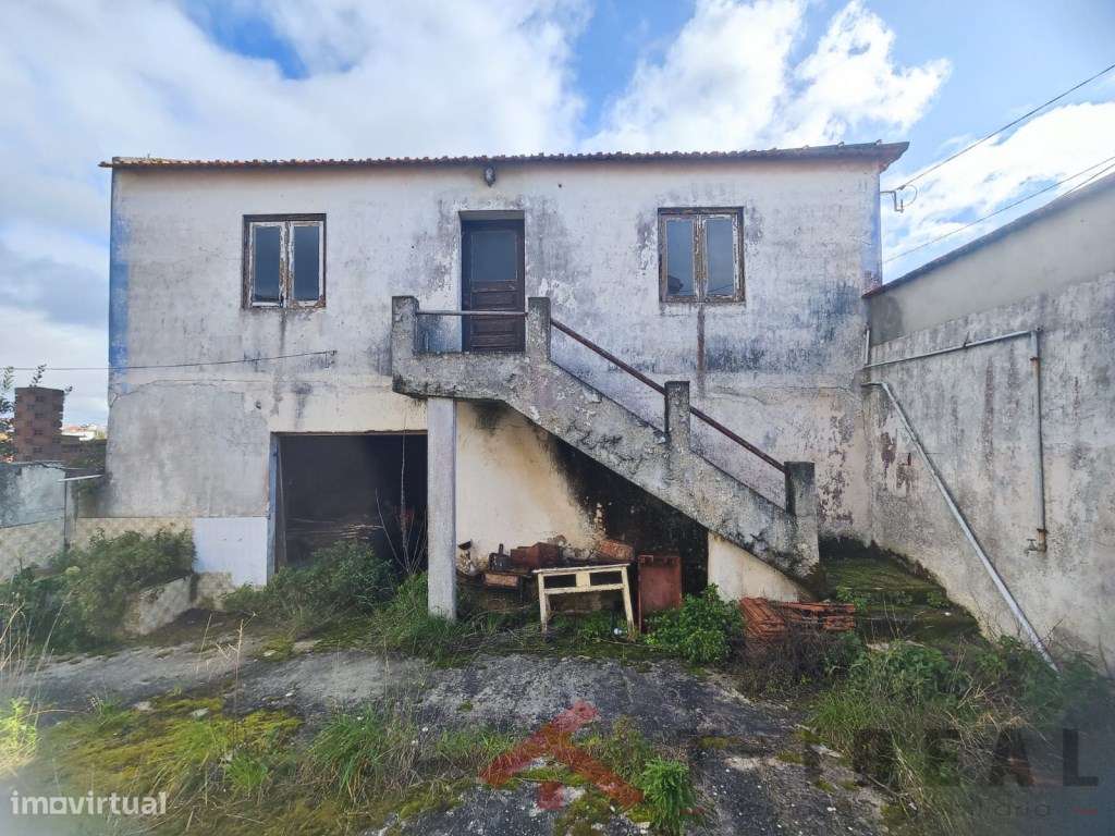 Conjunto de Moradias e Anexos com Vista de Mar-10