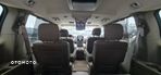 Chrysler Town & Country - 14