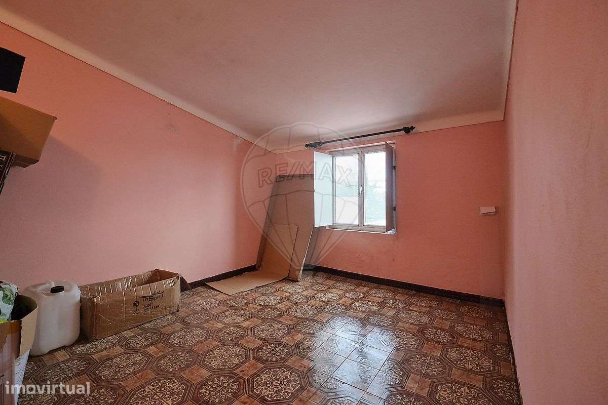 Moradia T2 para venda-9