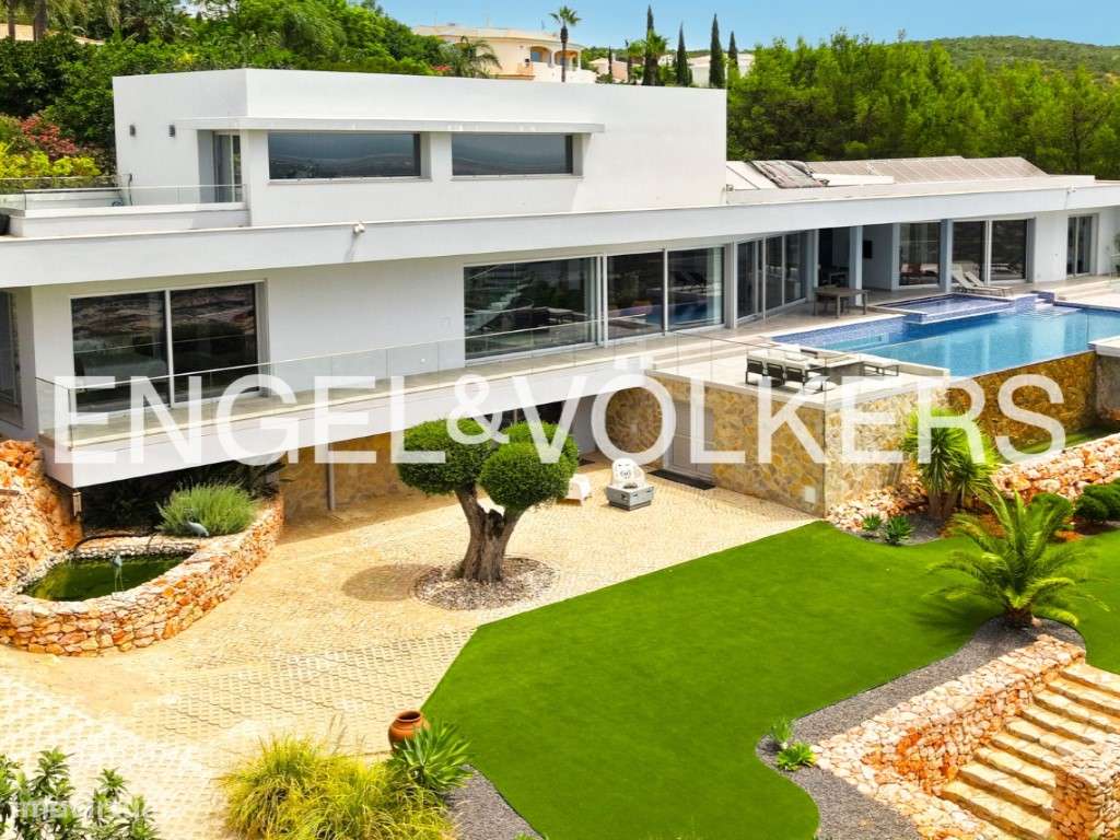 Moradia Exclusiva com Piscina e Vista Mar no Algarve - Grande imagem: 2/48