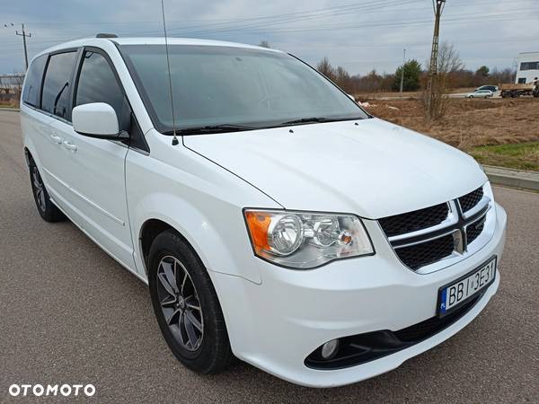 Dodge Grand Caravan - 4