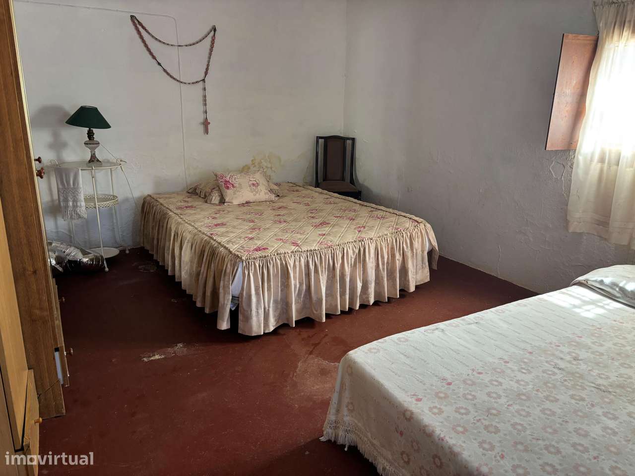 Quintinha com Moradia T2 + Armazém | 2ha vedados | Rio | Fruteiras | A-23