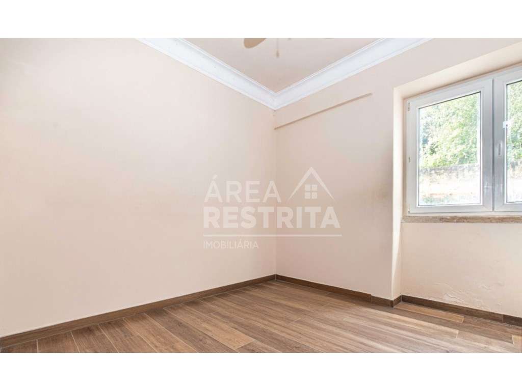 Apartamento T2 em Lisboa na Penha de França-8