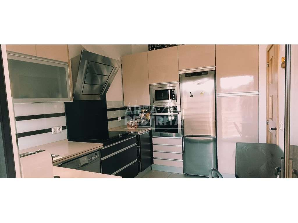 Apartamento T2 Remodelado para Arrendamento - Totalmente Mobilado e... - Grande imagem: 5/31