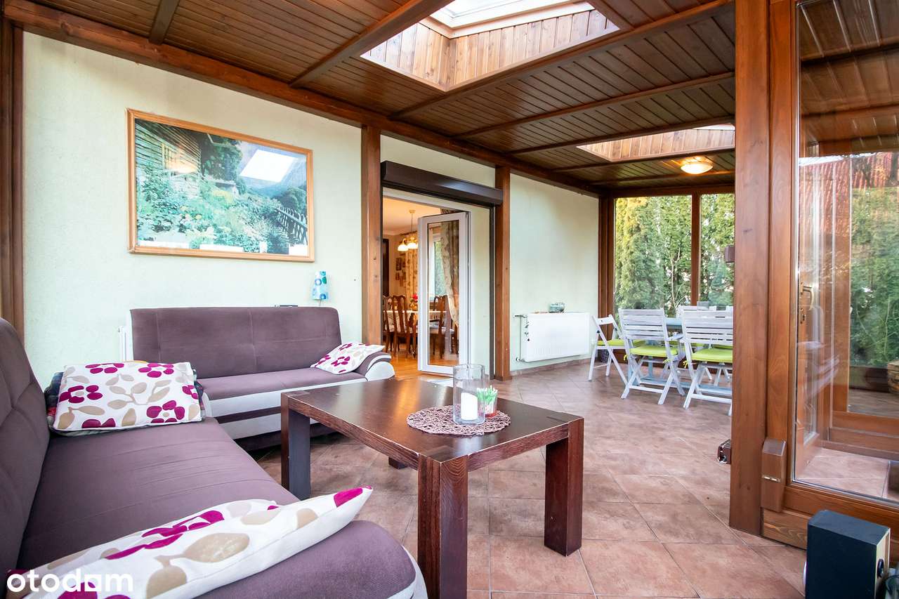 Duży, funkcjonalny dom pod Opolem-1