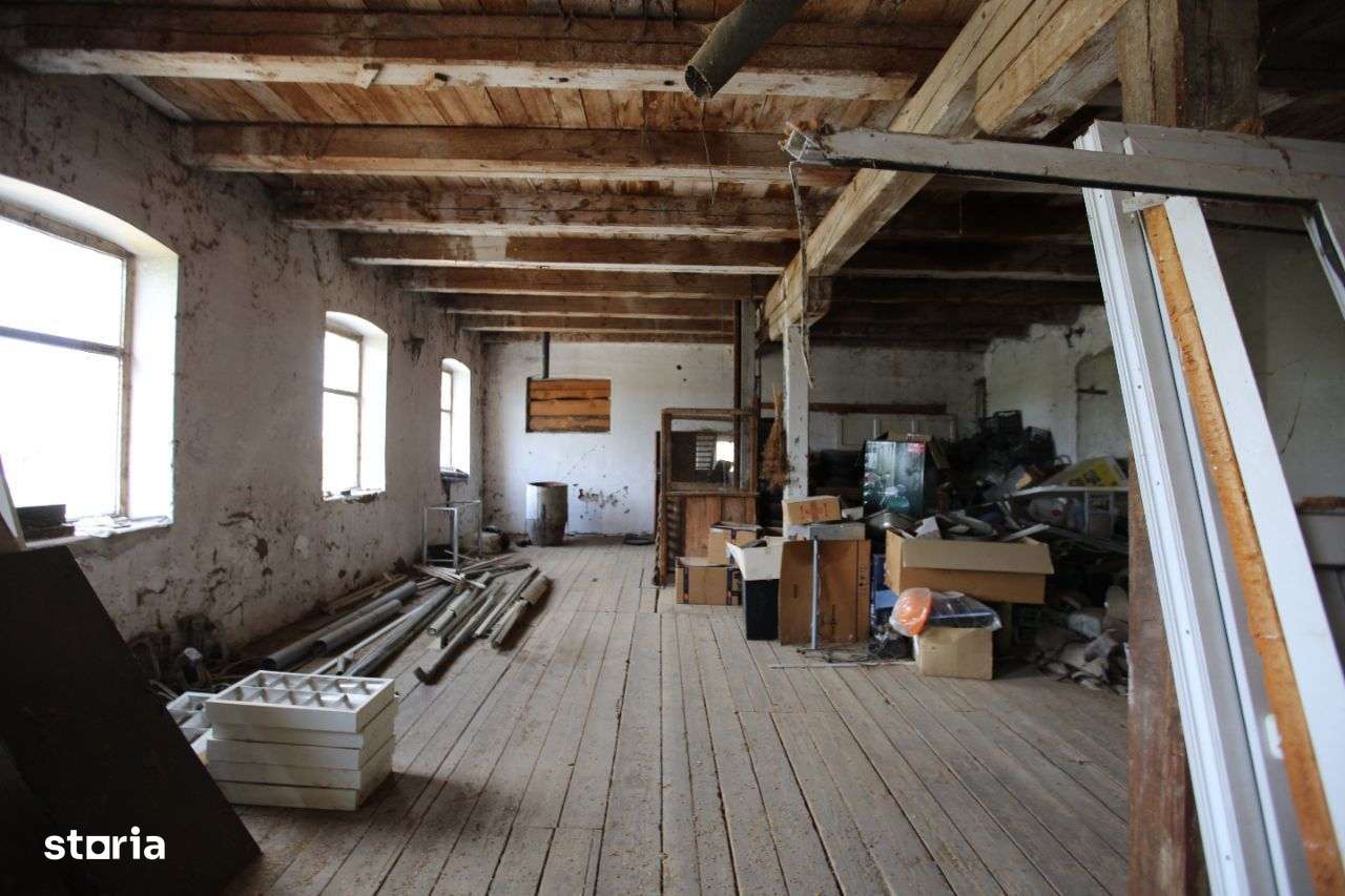 Abator complet functional cu grajduri pentru animale in Bod Colonie-15