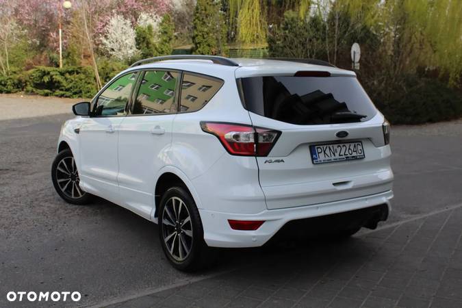 Ford Kuga 2.0 TDCi 2x4 ST-Line - 4