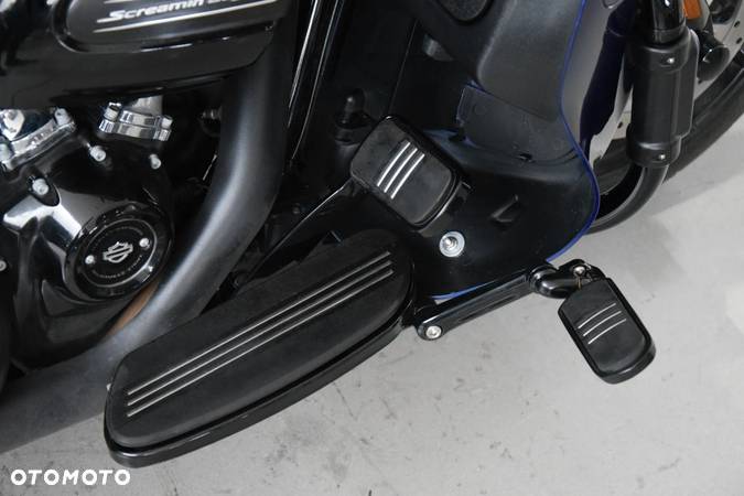 Harley-Davidson Touring Street Glide - 18