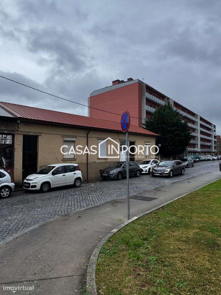 Prédio para Obra junto ao Hospital de São João-7