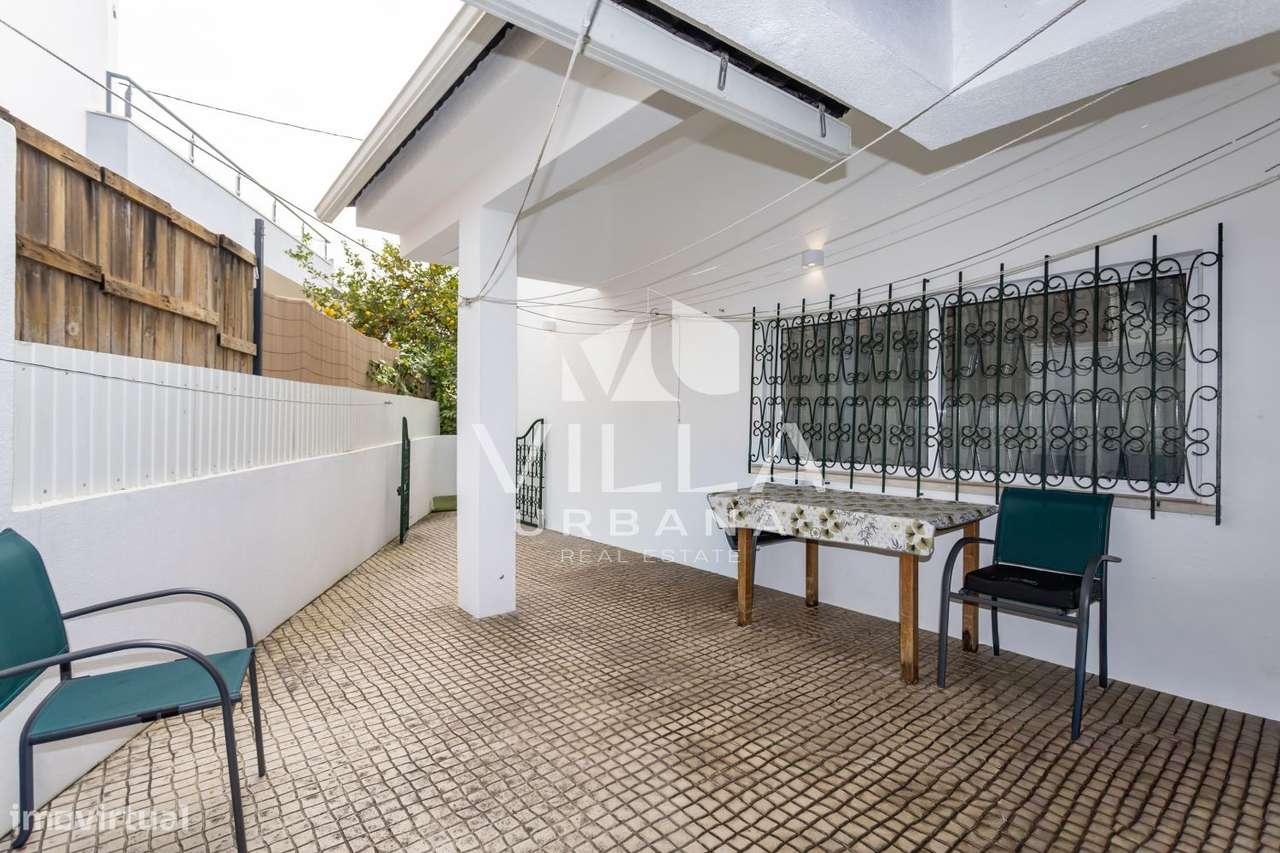 Moradia T3 +1 com Garagem localizada numa zona tranquila em Belverde-13