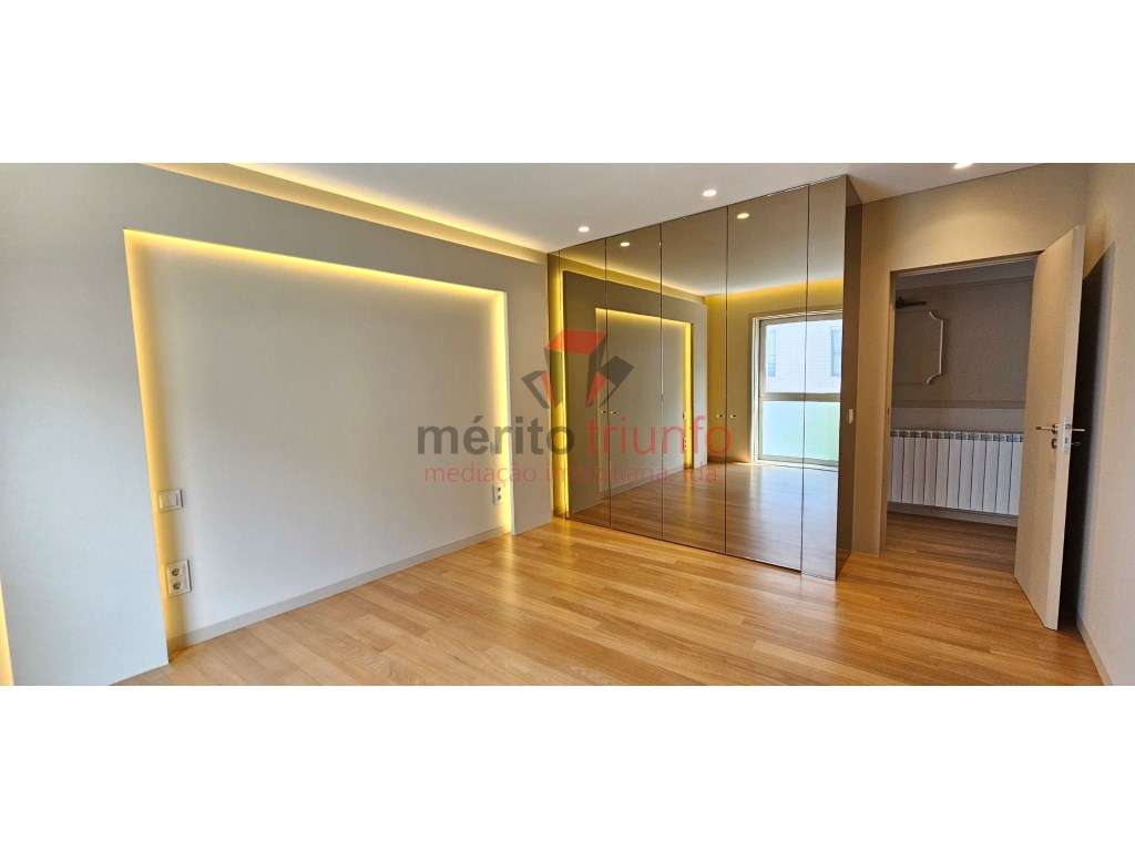 *Oferta de Escritura e Registo - Apartamento T4 de LUXO junto à Pra...-18