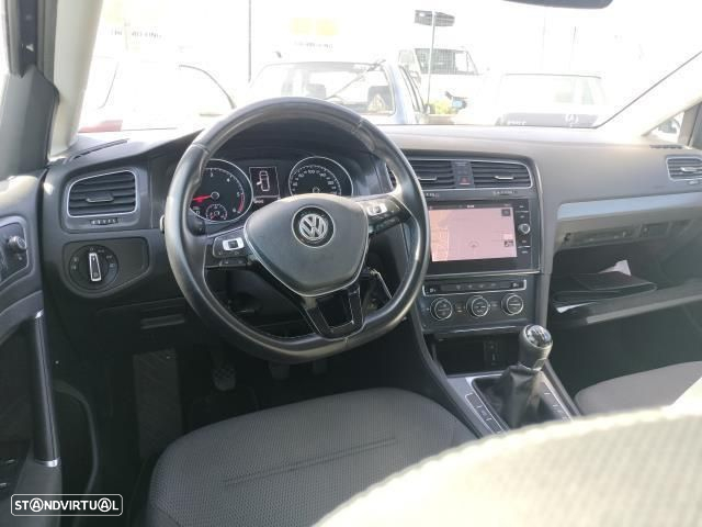 VW Golf Variant 1.6 TDi Confortline - 16