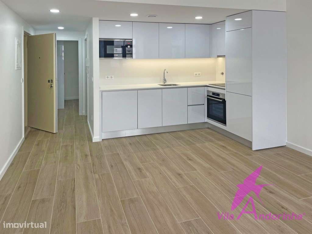 Apartamento T2 duplex no centro da cidade - Rua Manuel Espregueira - Grande imagem: 2/16