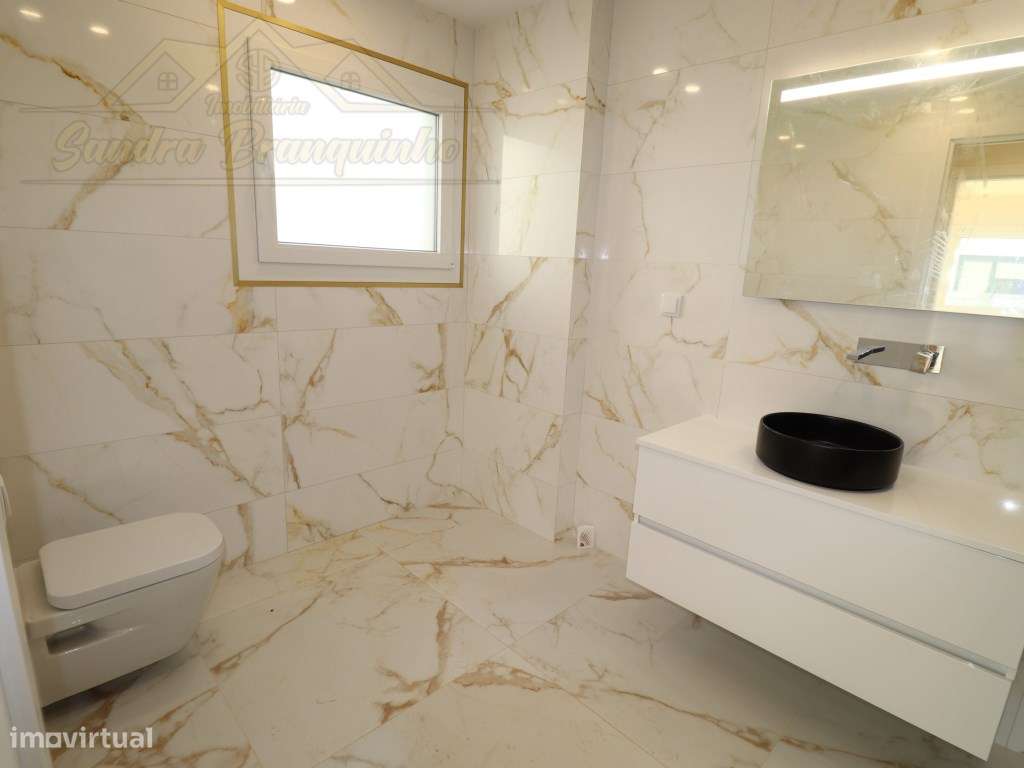 Moradia T5 (NOVA) com Piscina-48