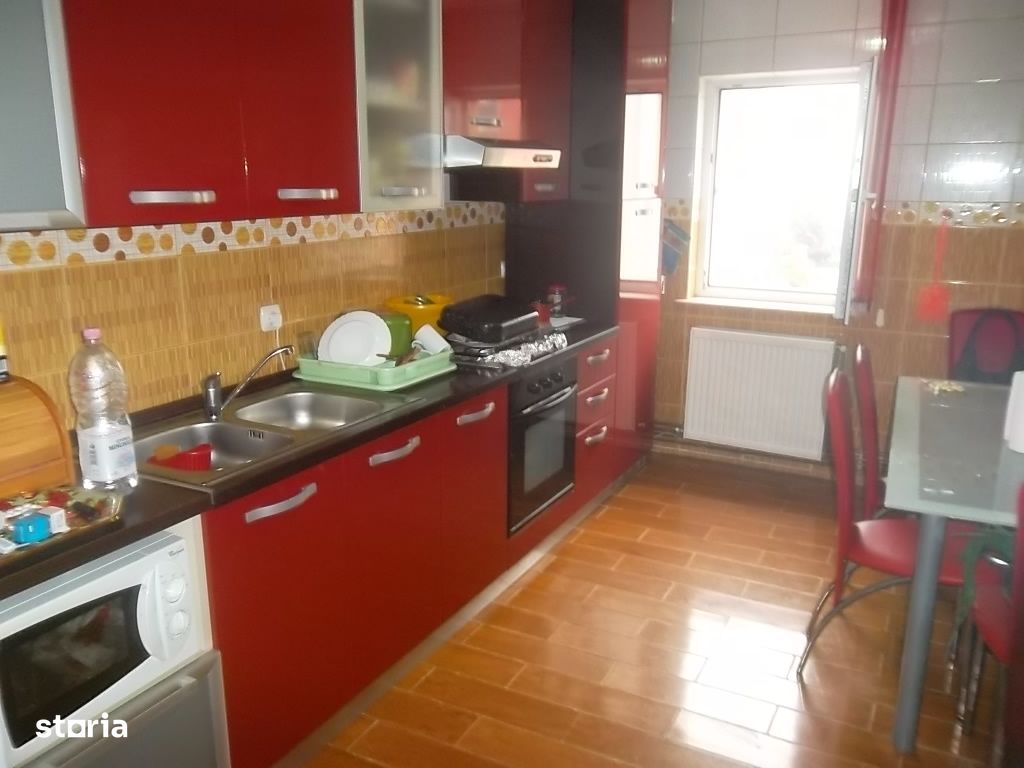 Vand apartament cu 4 camere in Deva, ultracentrala, mobilat