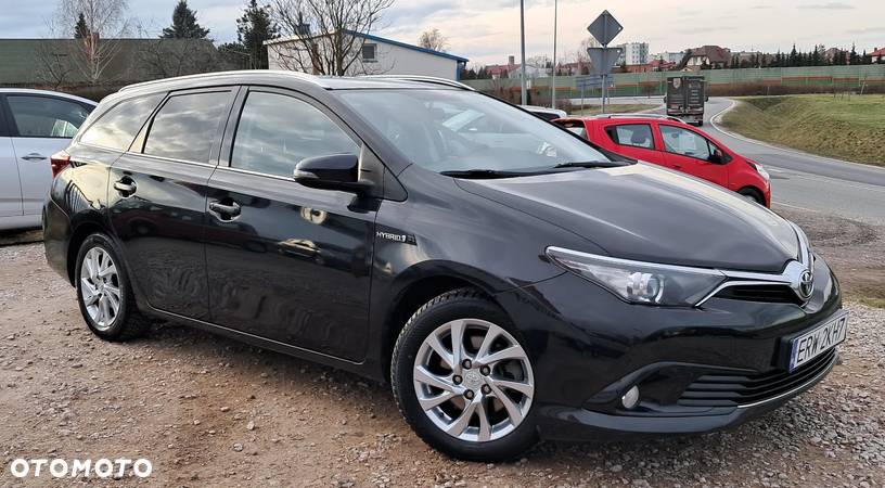 Toyota Auris 1.8 VVT-i Hybrid Automatik Touring Sports Life - 2