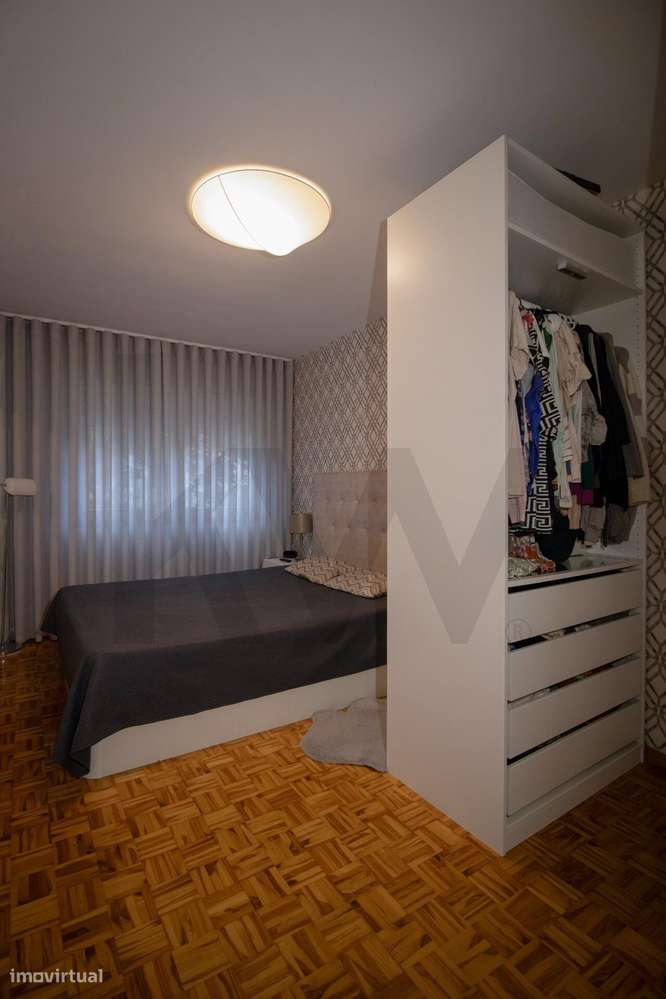 Apartamento T3 Renovado na Tapada das Mercês - Grande imagem: 4/38