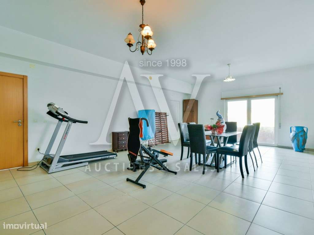 Moradia Independente V3+1 de R/C e Cave-30