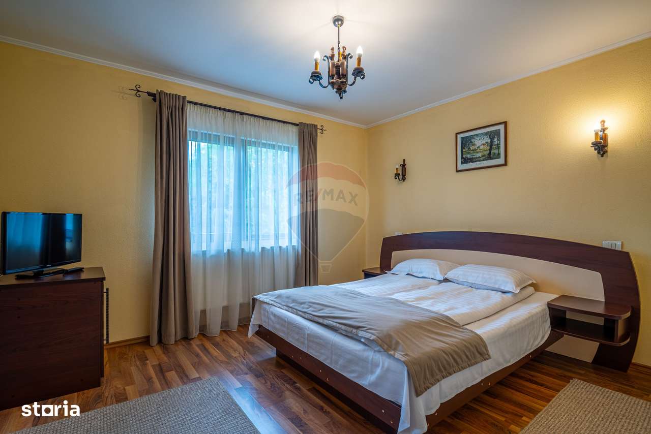 Proprietate deosebită de vânzare în Bușteni - Pensiune + Duplex - Imagine principală: 5/20