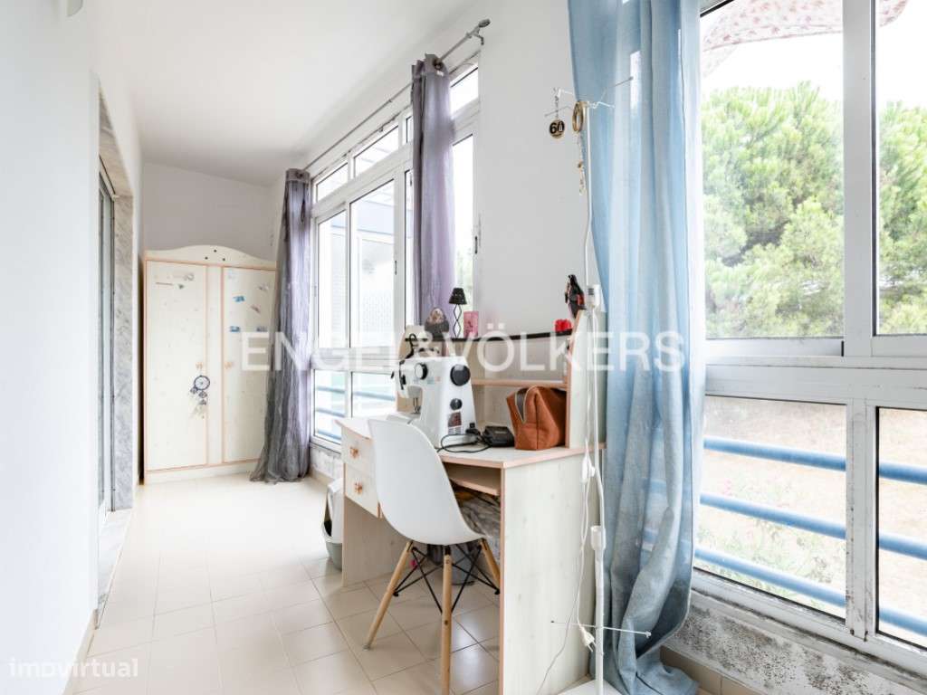 Apartamento T2 mobilado na Quinta do Texugo-17