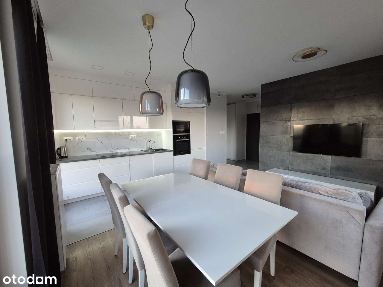 Wynajmę 3‑pok. mieszkanie 55 m²| balkon, klimatyzacja, winda