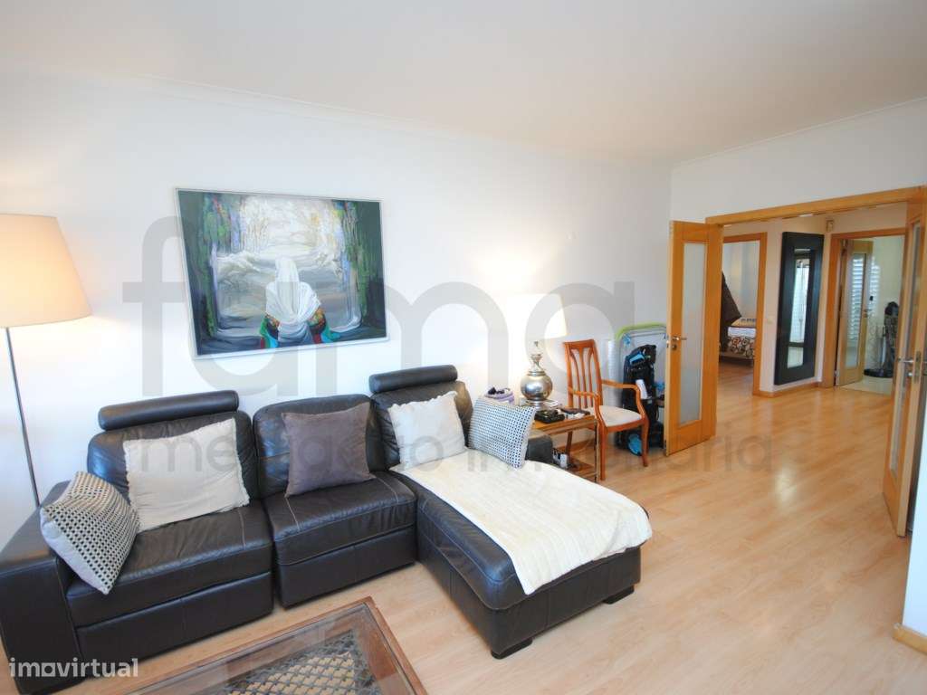 T2 em condomínio com logradouro e box - Grande imagem: 2/58