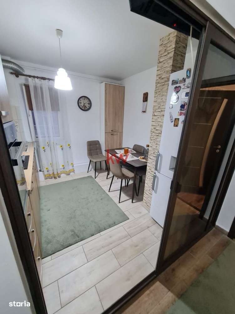 Apartament ultrafinisat cu balcon, la parter, in Pod de Piatra, fara r-3