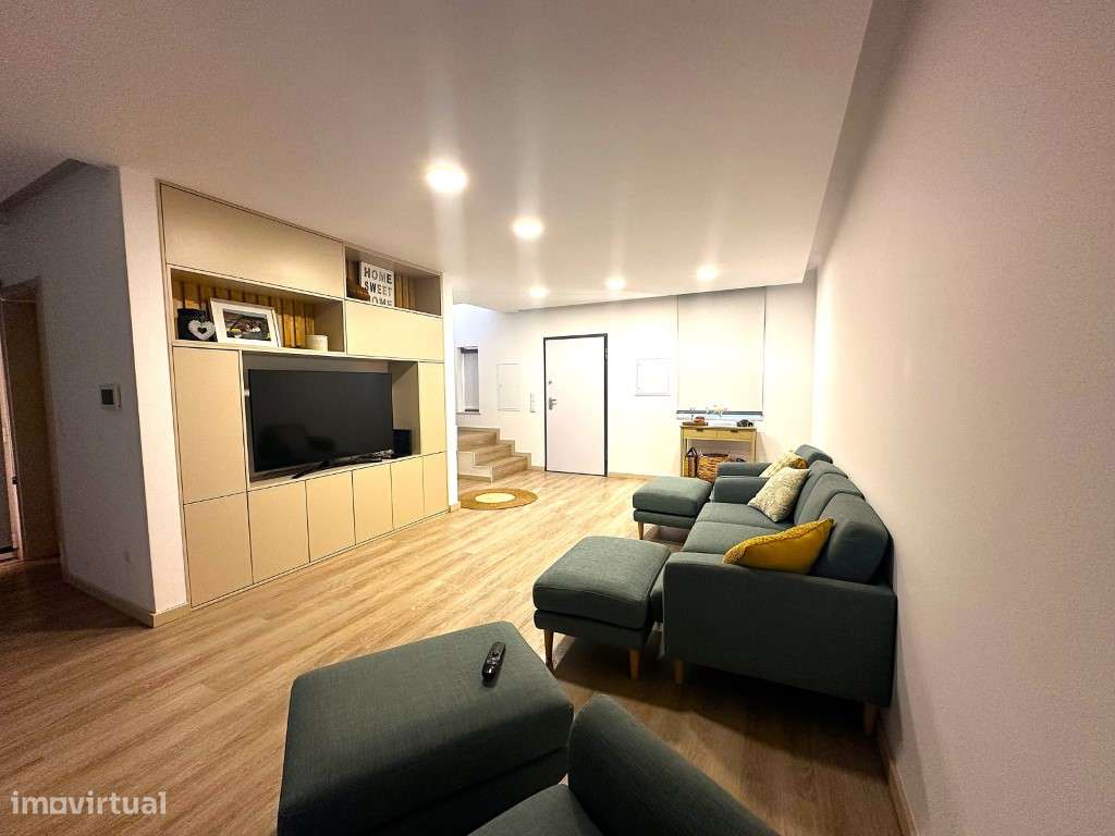 Moradia com logradouro junto à praia - Grande imagem: 4/26