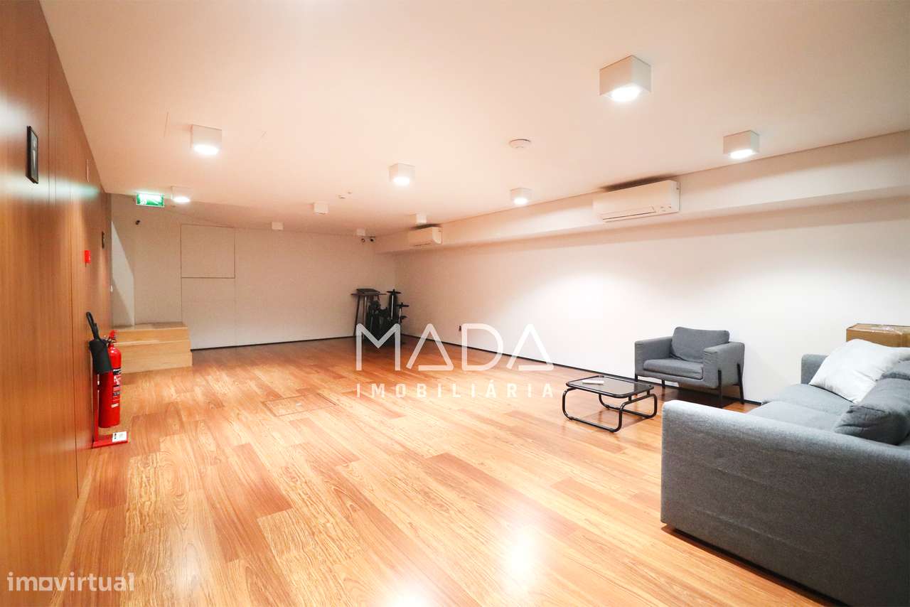 Escritório c/garagem (12 carros) na Av. da República em V.N. de Gaia-21