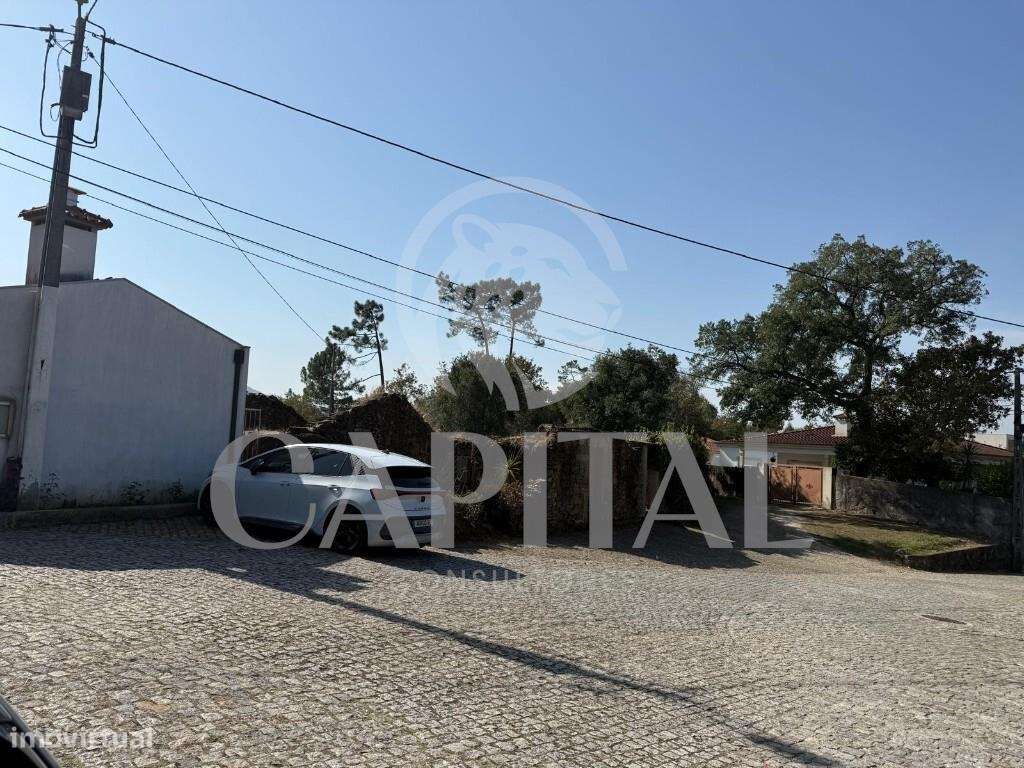 Moradia em Ruína com Terreno de 1135m2| Agrela | Santo Tirso - Grande imagem: 1/34