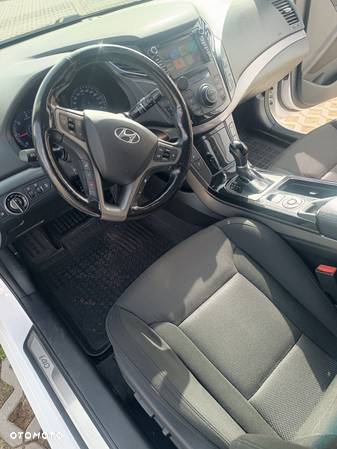 Hyundai i40 Kombi 1.7 CRDi DCT Premium - 17