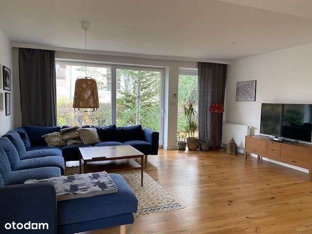 Exclusive House In OporÓw