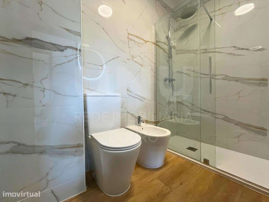 Apart. T2 Duplex Renovado | Oliveira do Douro, V.N. de Gaia-9
