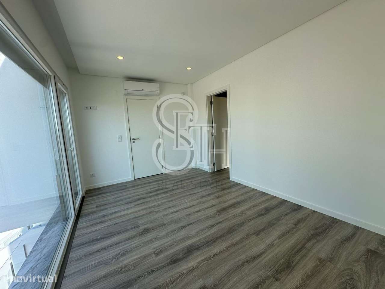 MORADIA V3+1 CENTRO DA CIDADE-16