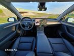 Tesla Y Long Range AWD - 11