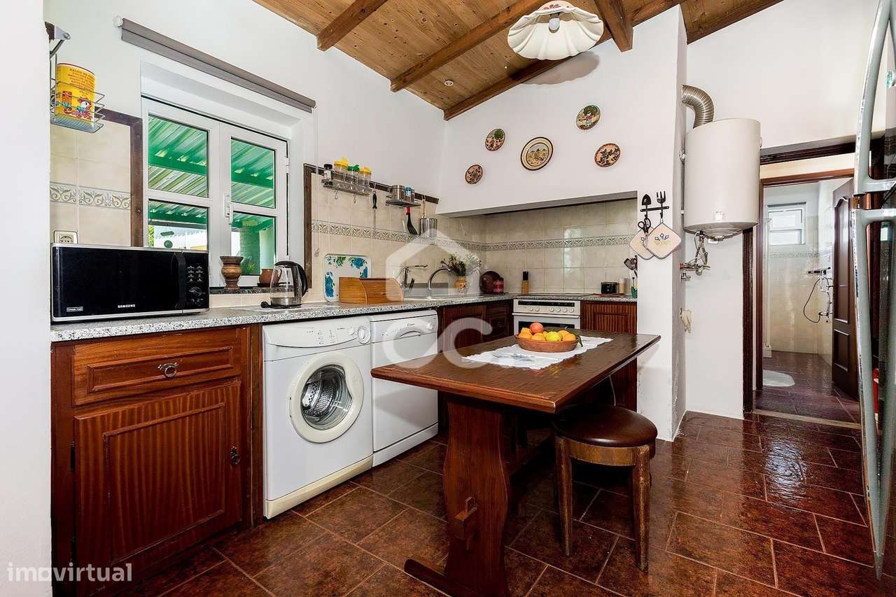 Quinta de 9250m2 c/ Moradia T4 térrea, anexo e armazém | Azaruja-11