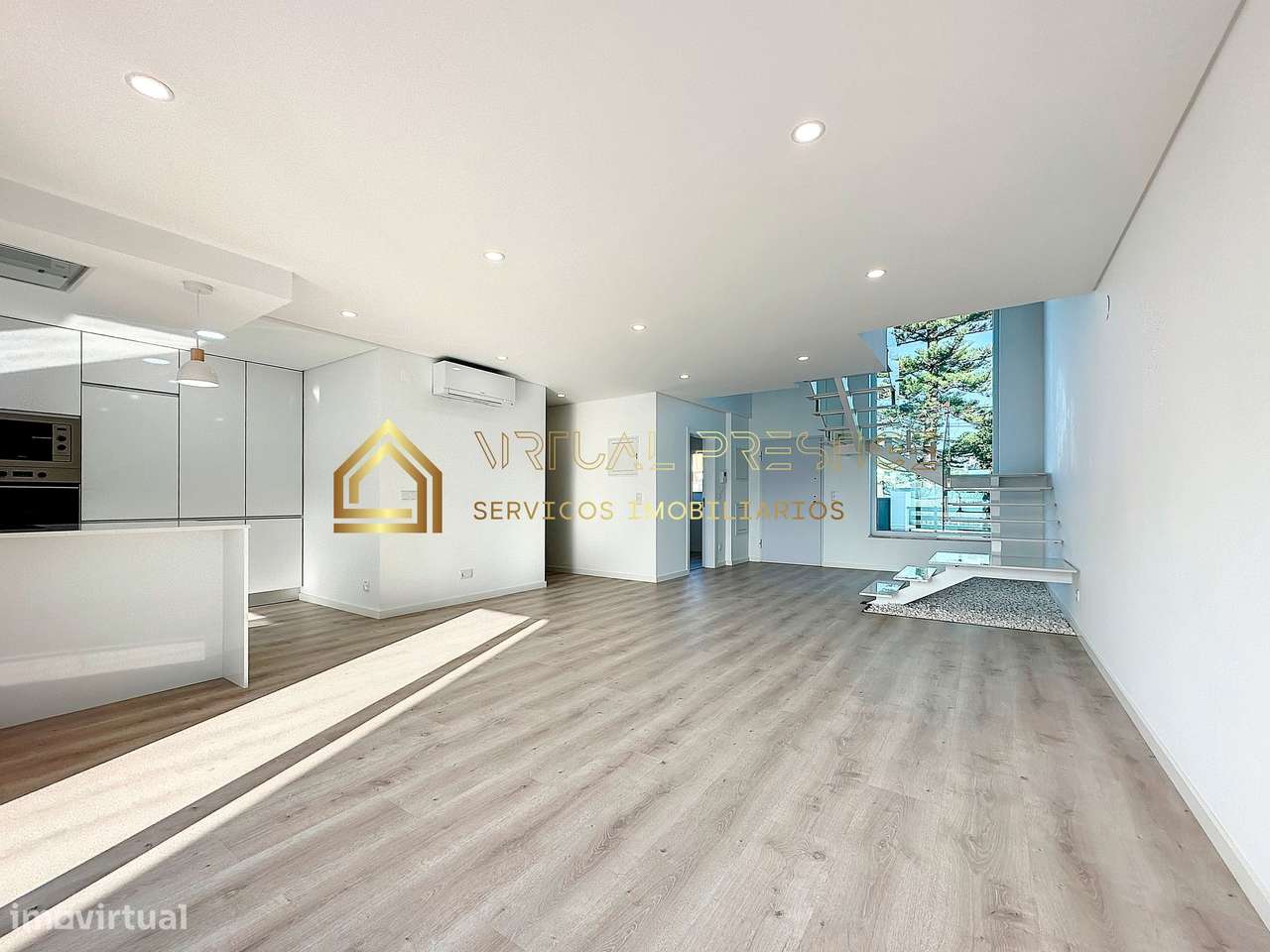 Moradia T4 nova com piscina e garagem – Charneca da Caparica-13