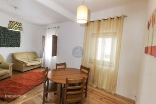 Moradia V3 covertida em V2 c/ quintal - Grande imagem: 4/14