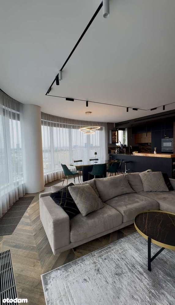 Unique Tower – Esencja Miejskiego Luksusu z Panoramą Warszawy-1