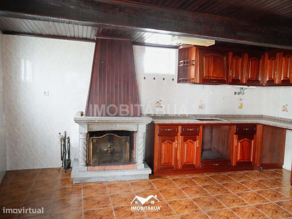 Moradia Espaçosa com Anexo, Quintal e Terraço - Cancela, perto de S... - Grande imagem: 3/29